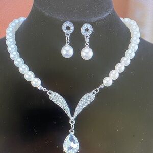 Elegant Silver and White Pearl Necklace and Earring Set